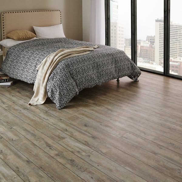 vgw82t_distressed-oak_rs_res_bedroom_image
